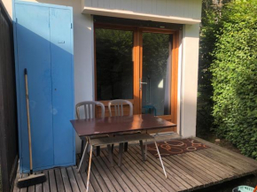 Studio avec petit jardin et terrasse vue mont-blanc